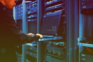 贝尔金推出BoostChargePro移动电源:嵌入MagSafe充电器